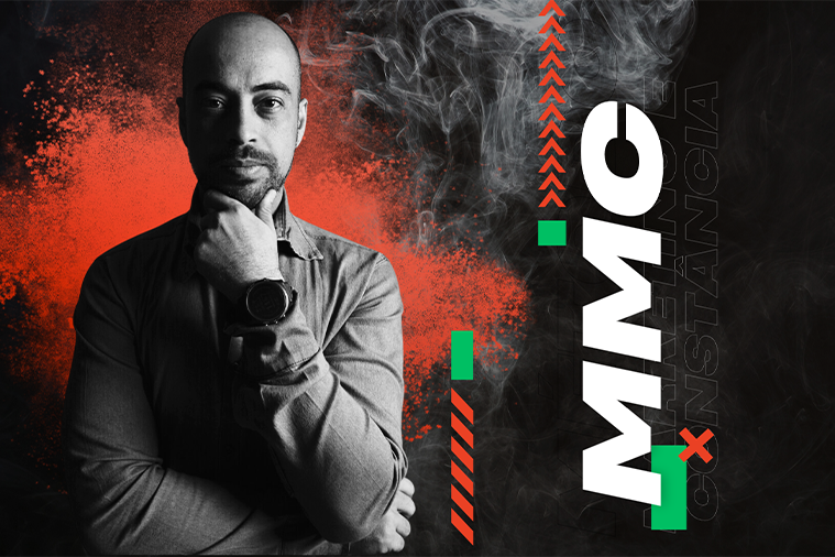 Cápsulas de remédio laranja e brancas